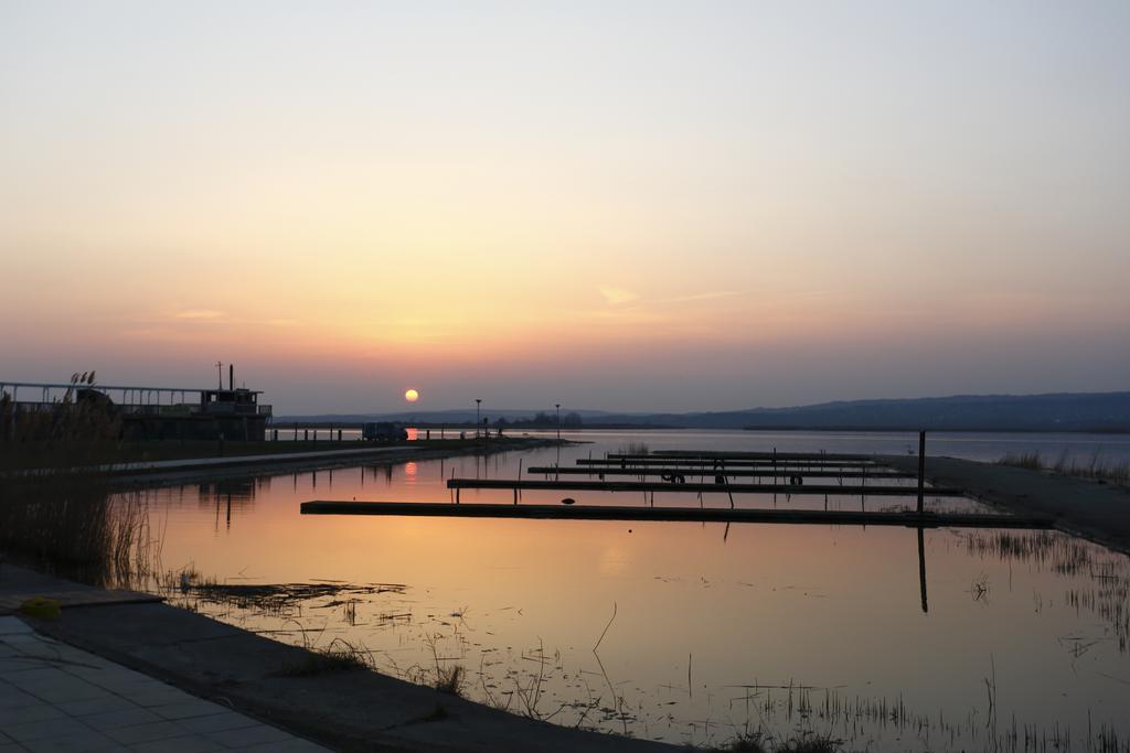 Lake And Spa Apartman Velence Exterior foto